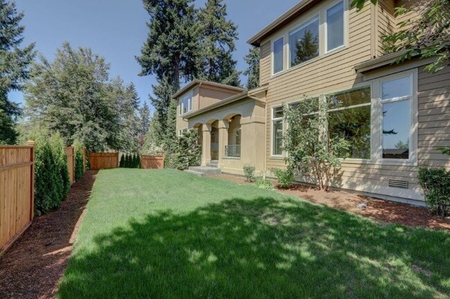 Building Photo - Stunning Mediterranean Oasis Minutes from Downtown Bellevue w/Lake Views!