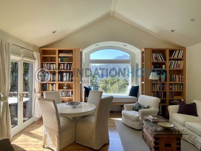 Building Photo - Beautiful Ross Cottage - Views - Pool - FOUNDATION