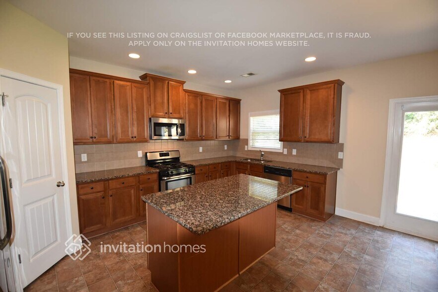 Building Photo - 5340 Hopewell Manor Dr