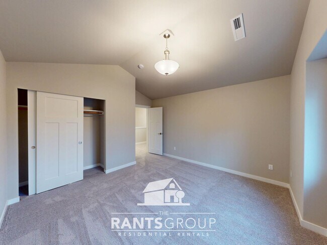 Building Photo - Beautiful New Home in Bradbury Subdivision! Easy I5 Access!