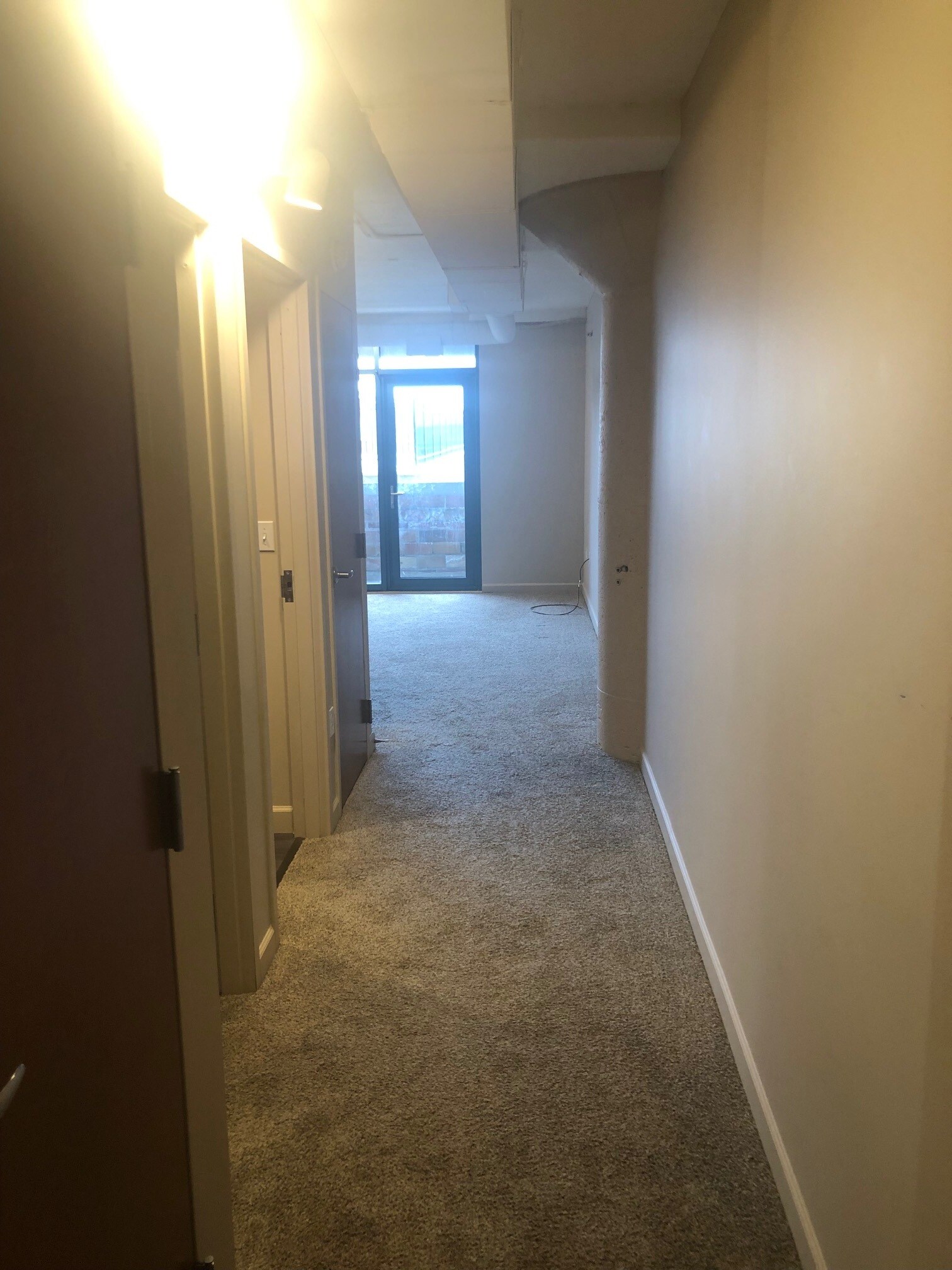 Building Photo - 401 W Shoreline Dr