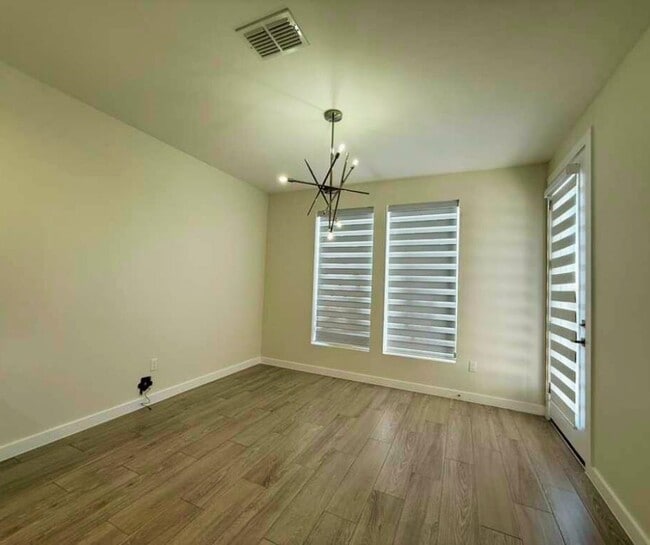 Building Photo - 7506 Cresta Bella St