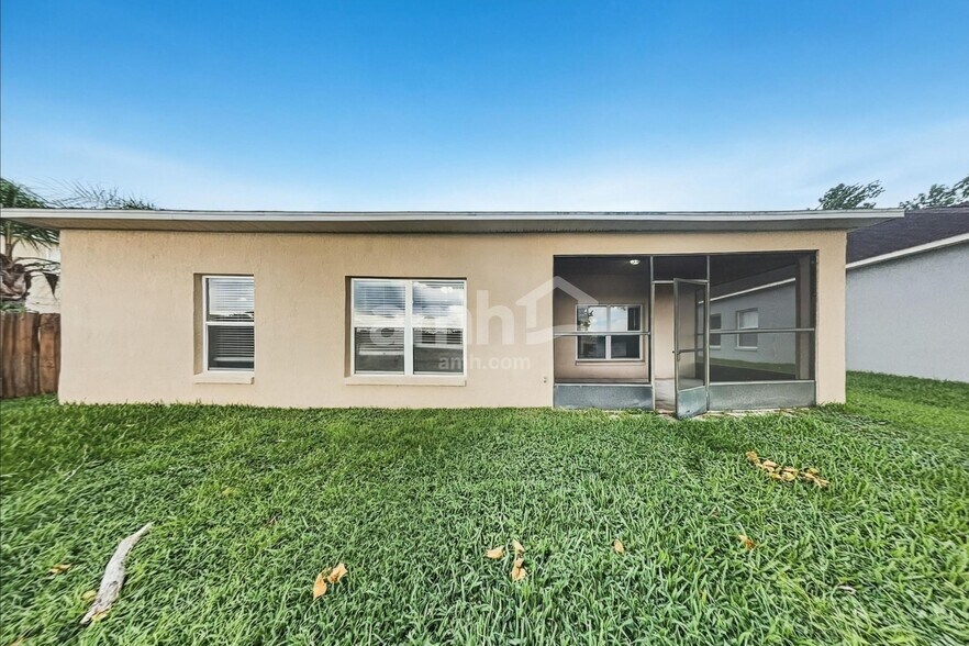 Building Photo - 4470 Waterside Pointe Cir