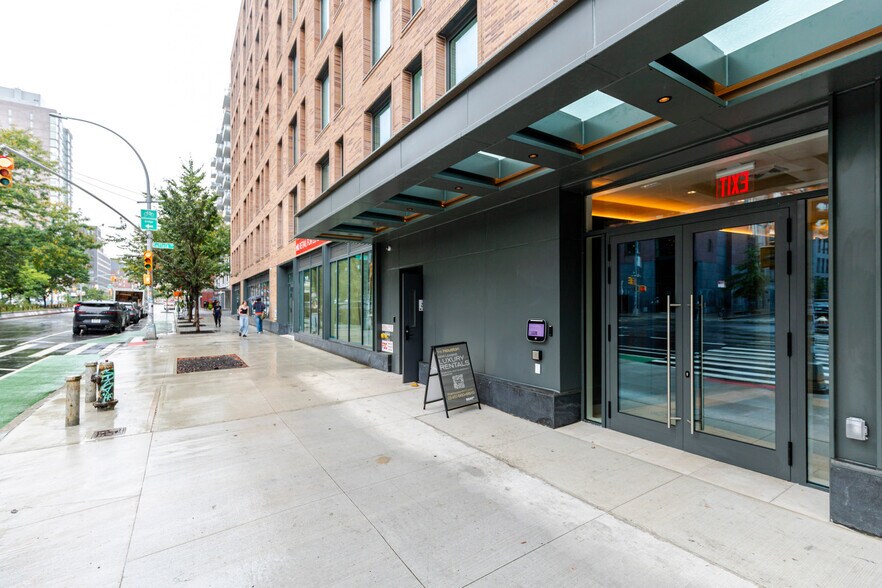 Building Photo - 280 E Houston St