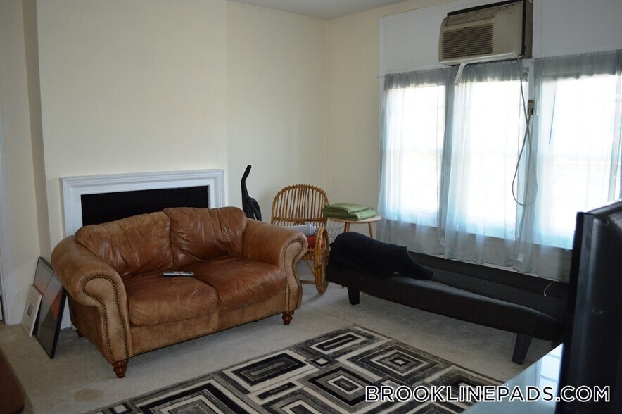 Building Photo - 1223 Beacon St