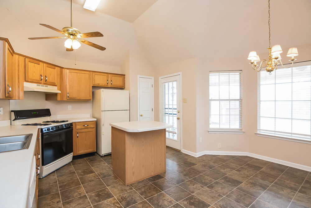 Building Photo - 75 Oakridge Cove