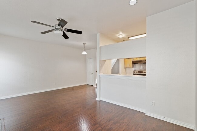 Building Photo - 3906 Pickett Pl Dr