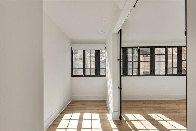 Building Photo - 901 Argonne Ave NE