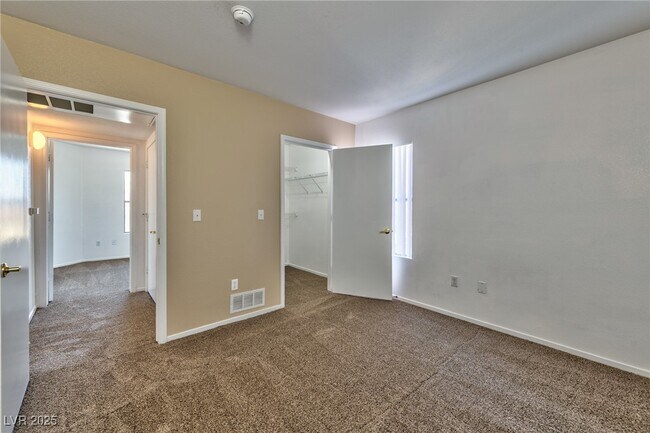 Building Photo - 45 Maleena Mesa St