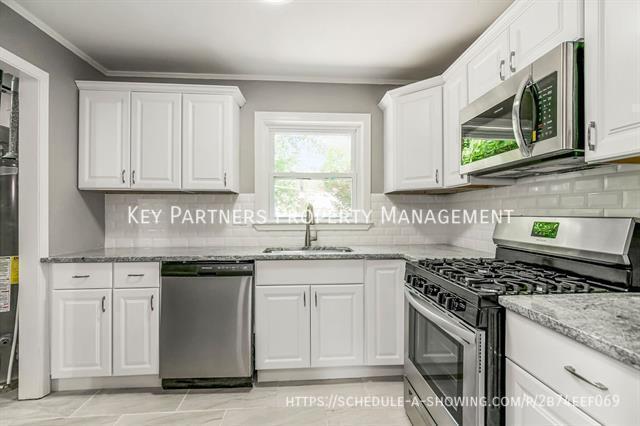 Building Photo - 7517 Rainbow Dr