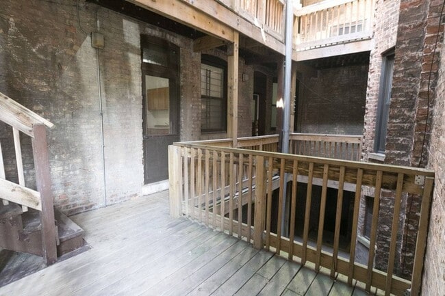 Floorplan - 5401-5403 S. Woodlawn Avenue