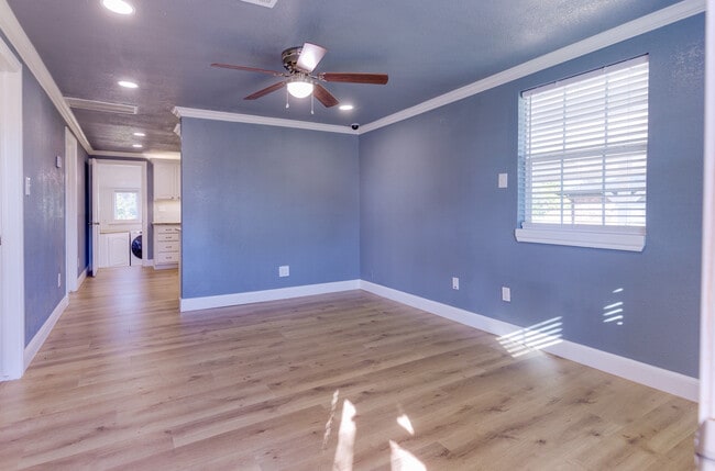 Building Photo - 5117 Triplett Rd