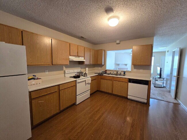 Building Photo - 1097 W Pueblo Dr