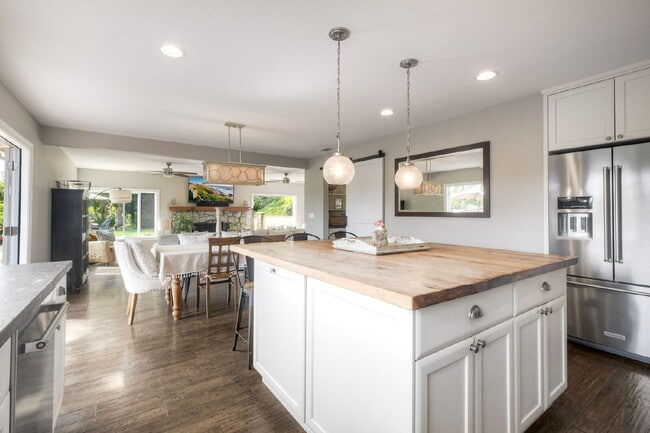 Building Photo - Single-Story La Costa Home Overlooking the...