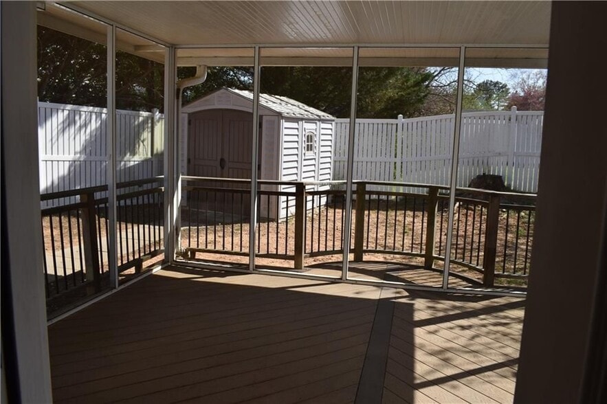 Building Photo - 2722 Albion Farm Way