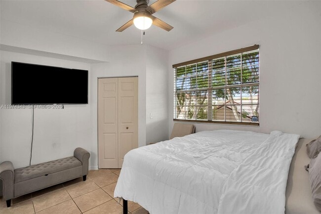 Building Photo - 850 Sorrento Dr