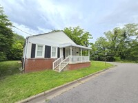 Building Photo - 332 Marion Ave