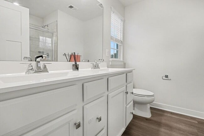 Building Photo - 484 Bridgepoint Dr