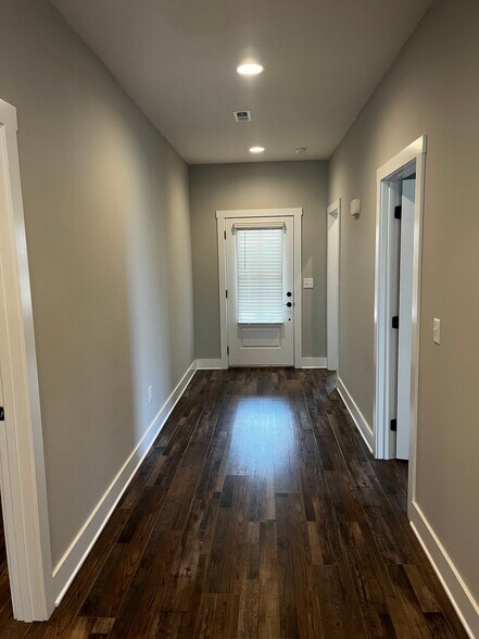 Building Photo - 1417 Lemongrass Dr