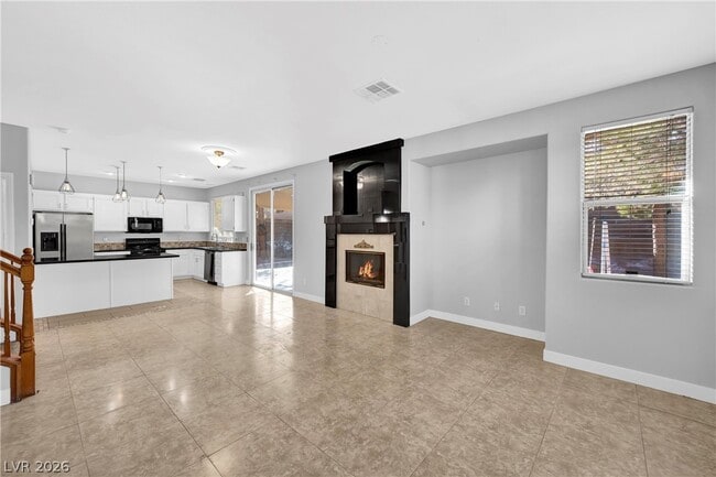 Building Photo - 1009 Black Olive St