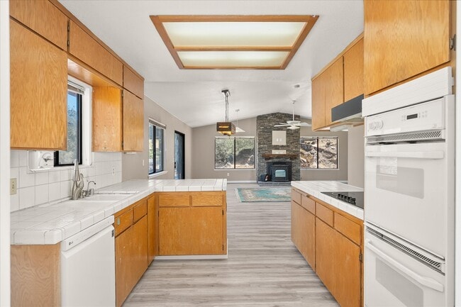 Building Photo - 44459 Lookout Ct