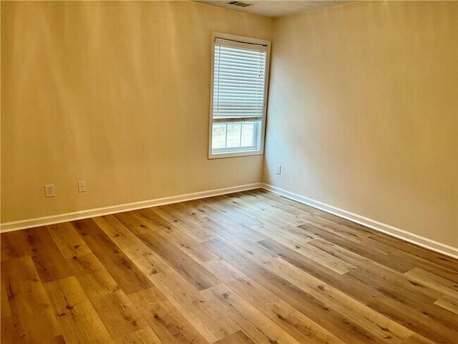 Building Photo - 283 Grand Ashbury Ln