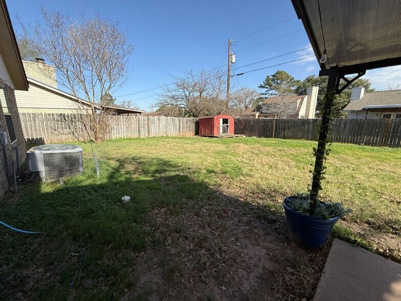 Building Photo - 3203 Bahia Dr