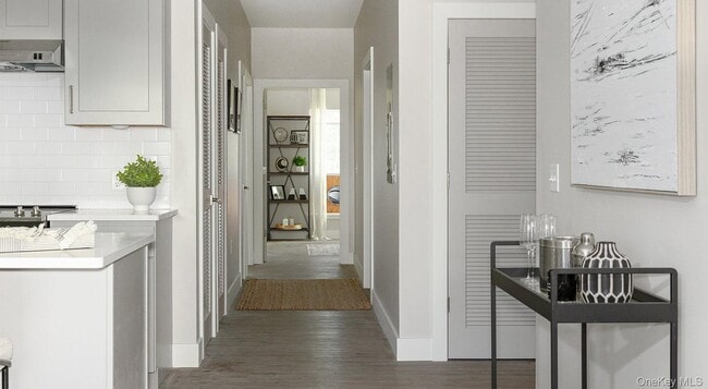 Building Photo - 3 Hudson W Dr