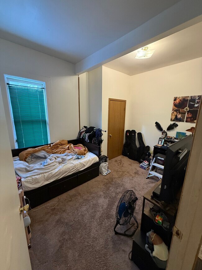 Building Photo - 610 Niagara St