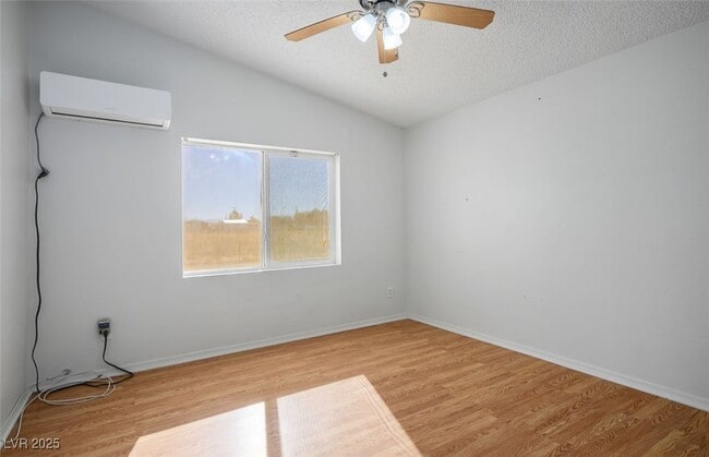 Building Photo - 4101 Paiute Blvd