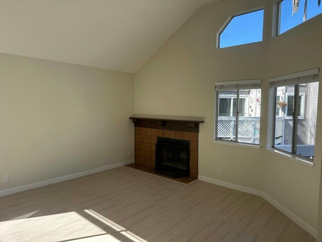 Building Photo - 1891 Lakebird Dr