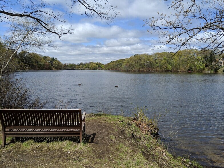 Building Photo - 253 Main St