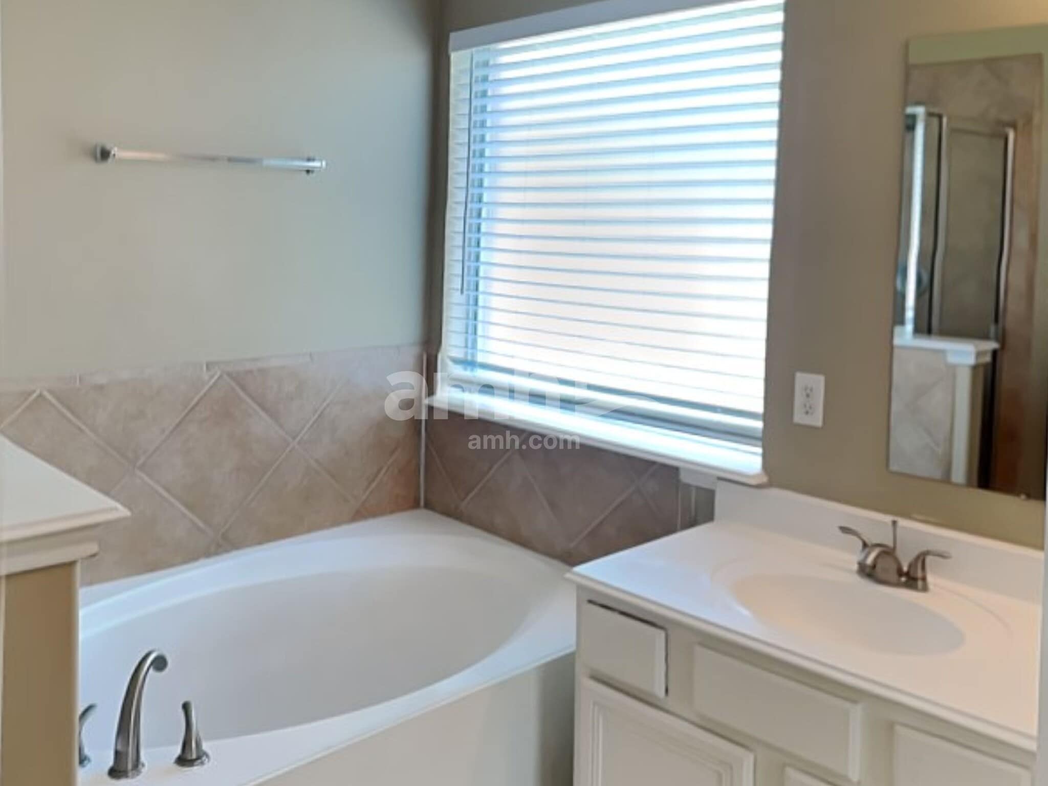 Building Photo - 2210 Two Trail Dr