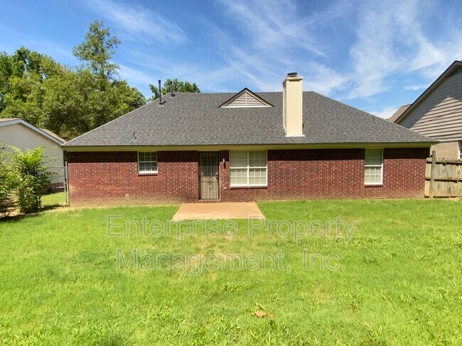 Building Photo - 4444 Longtree Cove