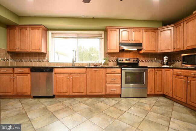 Building Photo - 111 Biscayne Ct