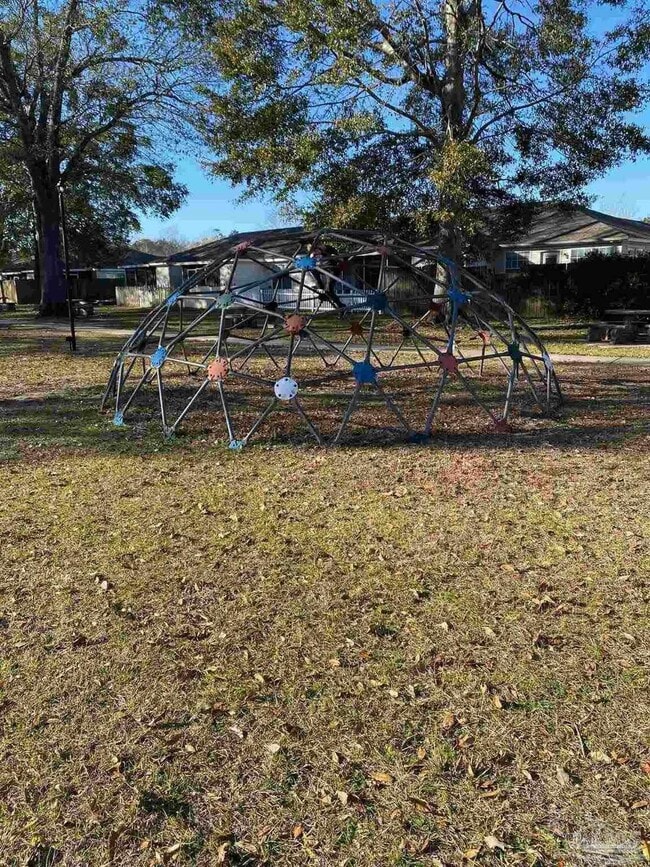 Building Photo - 2470 Trailwood Dr