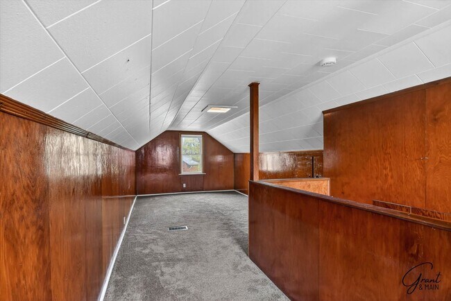 Building Photo - $1300 3 bedroom bungalow