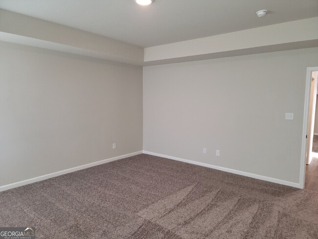 Building Photo - 275 S Ridge