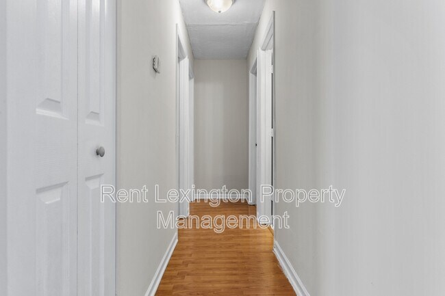 Building Photo - 3352 Hartston Dr