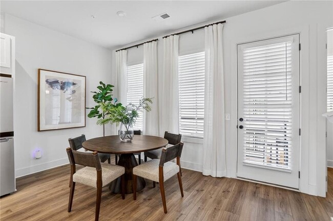 Building Photo - 1291 Longreen Ter NW