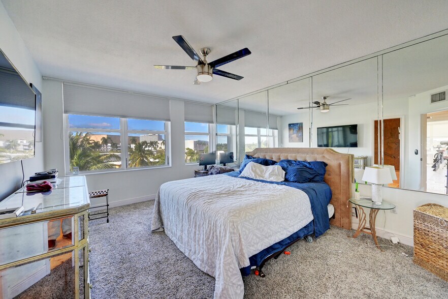 Building Photo - 888 Intracoastal Dr