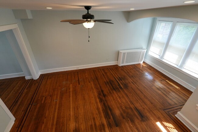 Building Photo - Move-In Ready 3BR/1BA South Philly Rowhome with In-Unit Laundry — 2 or 3BR Housing Choice Voucher...