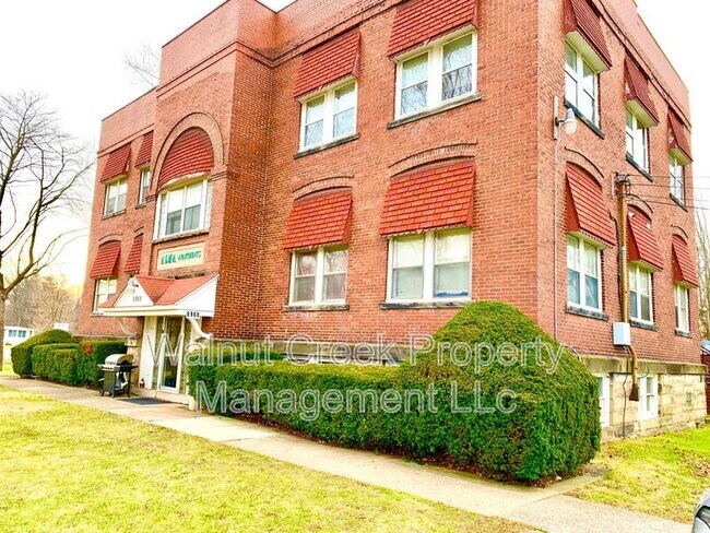 Building Photo - 6968 Lake Ave