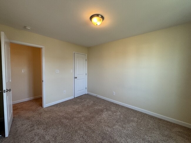 Building Photo - 5407 Nessee St