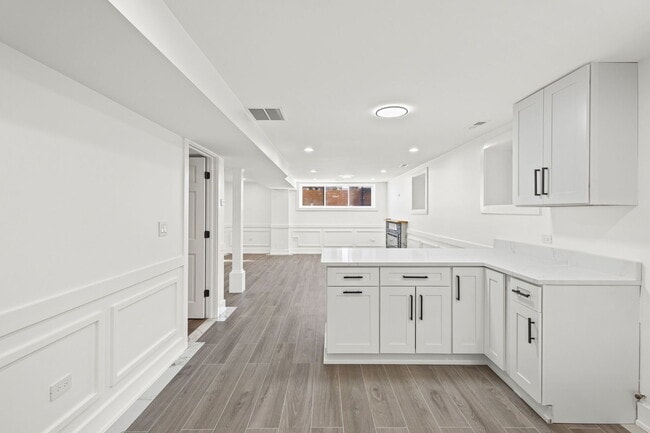 Building Photo - 3934 N Sawyer Ave