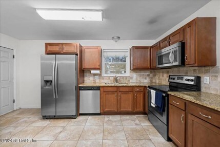 Building Photo - 6145 Vasari Dr
