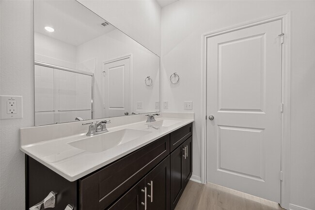 Building Photo - 338 Shady Cedar Hl Ln