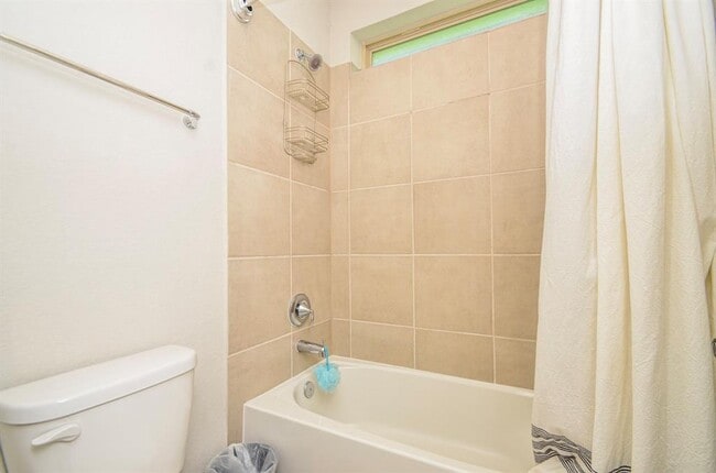 Building Photo - 3407 Mapleshire Dr