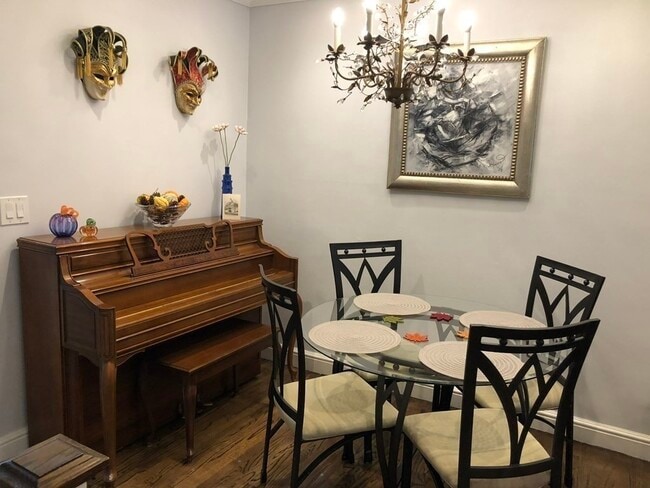 Building Photo - 14 S Russell St