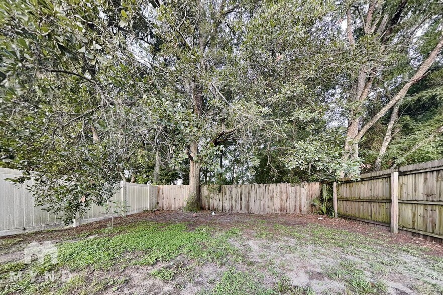 Building Photo - 11021 Traci Lynn Dr